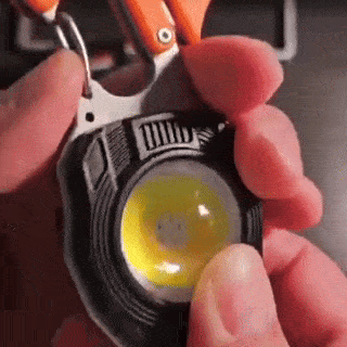 💡8-in-1 Multifunctional Keychain Flashlight🔦🌈